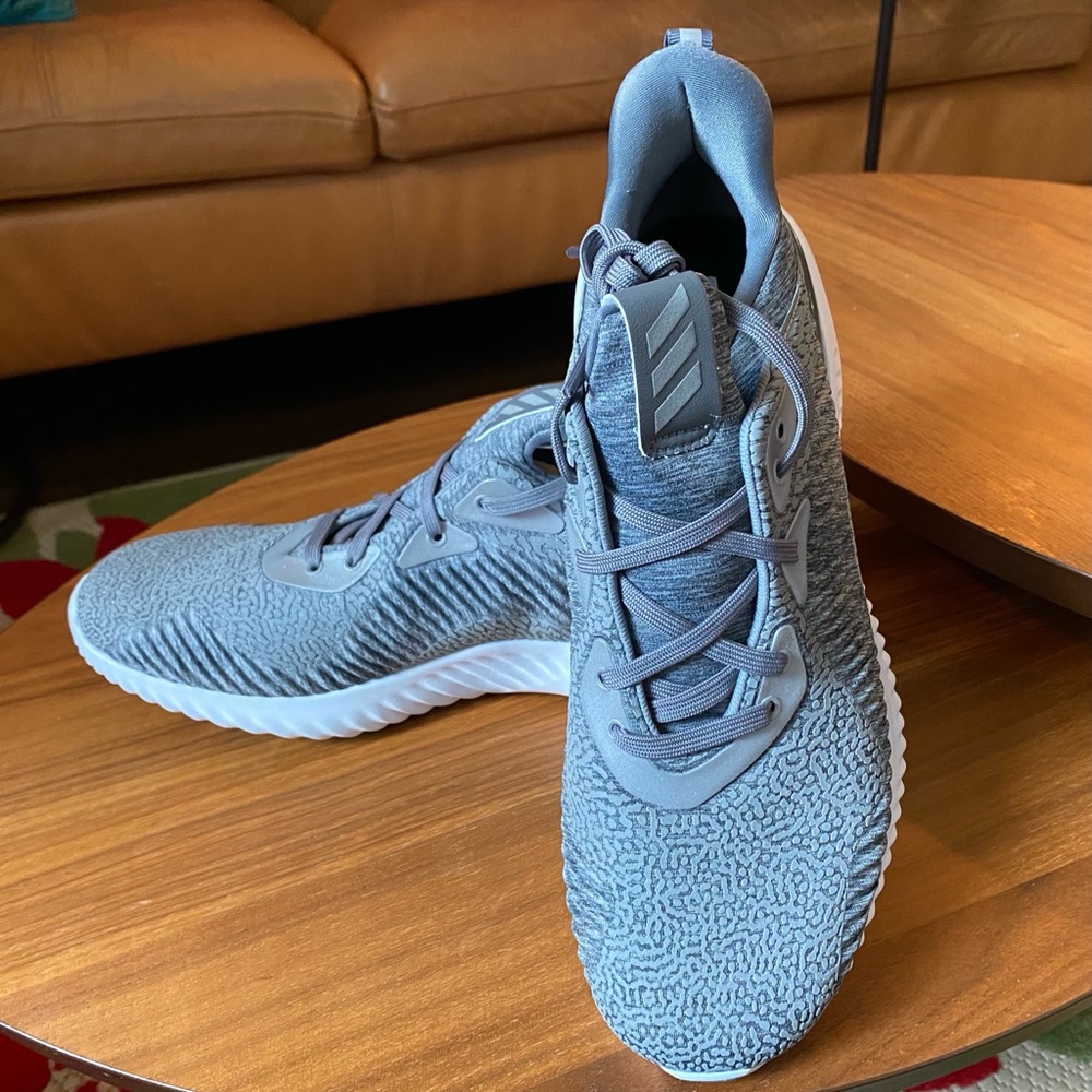 NIB ALPHABOUNCE REFLECTIVE MENS SHOES Size 8.5